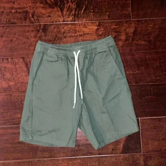 Forever 21 Men Drawstring Chino Shorts - Picture 1 of 3
